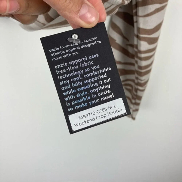 NEW Onzie Camel Zebra Weekend Crop Hoodie Sz M/L - Picture 8 of 10